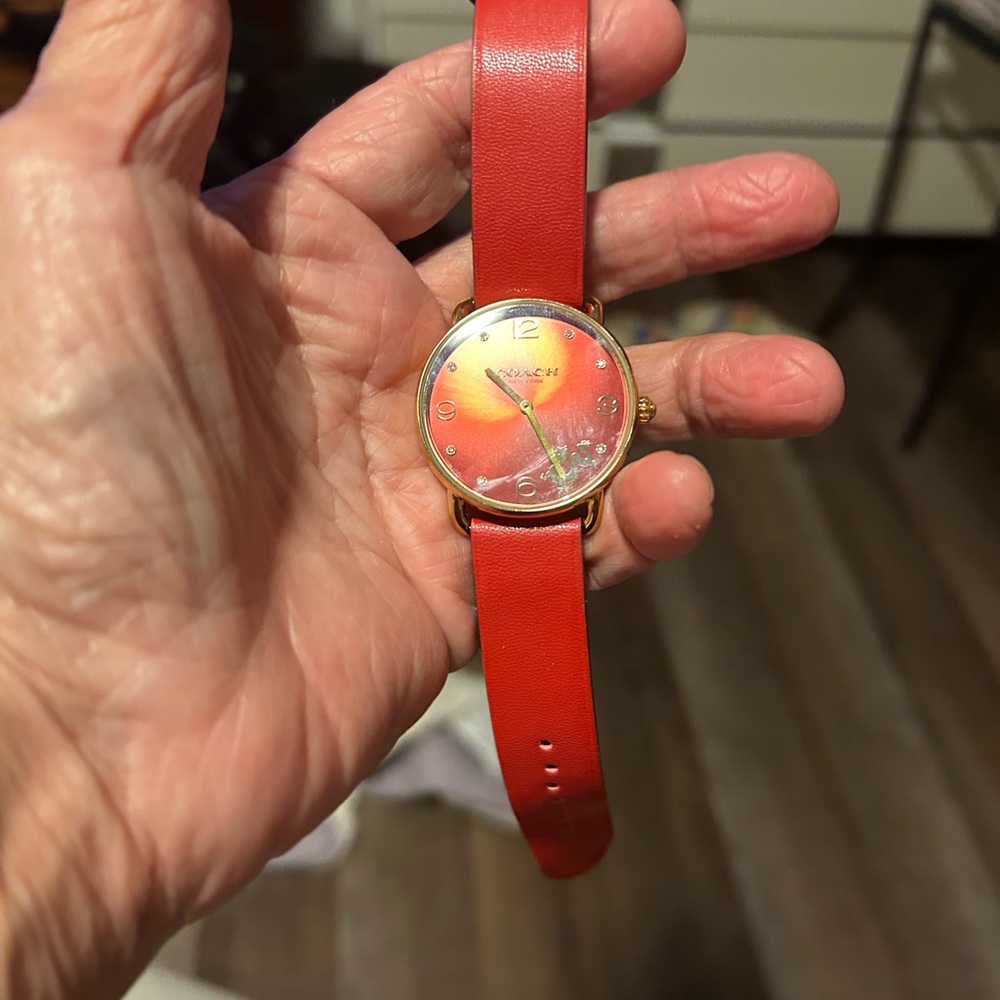 Coach Radiant Red and Gold Women's Watch red dragon - Picture 5 of 8